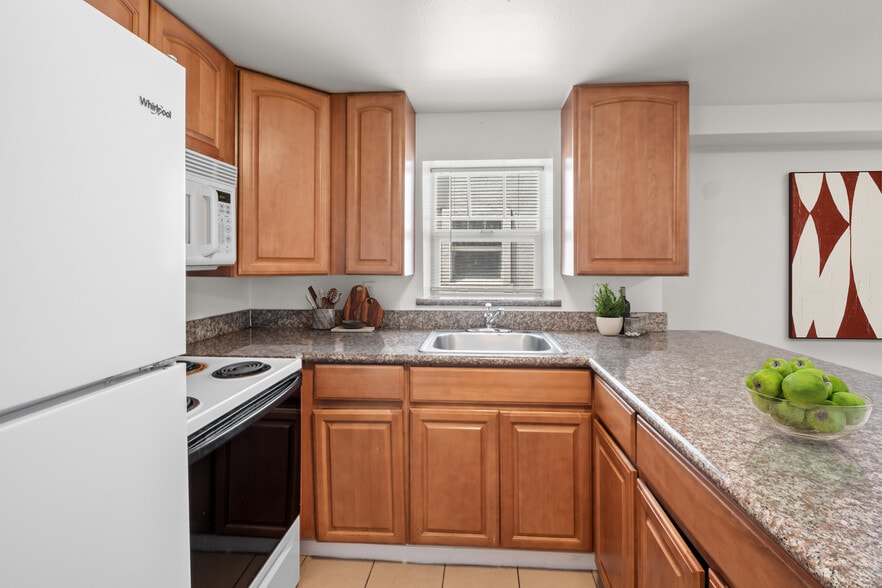 More Photos Of 305 Ripley Ave, Richmond Apartments For Sale