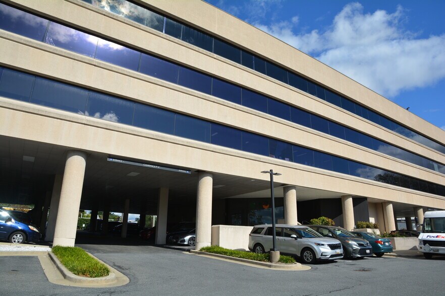 More Photos Of 438 N Frederick Ave, Gaithersburg Medical For Sale
