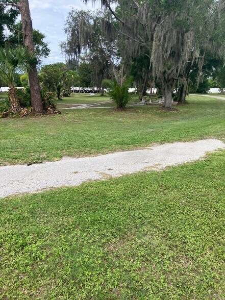 More Photos Of 126 21st St SE, Ruskin Land For Lease