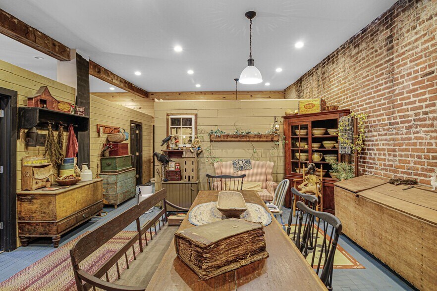 More Photos Of 123 Water St, Horse Cave Storefront Retail Residential For Sale