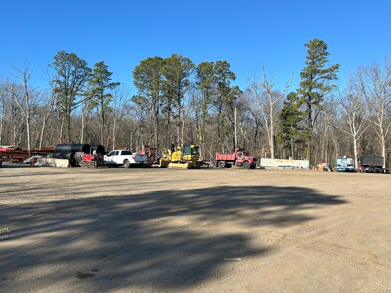 More Photos Of 270 Tennent Rd, Morganville Warehouse For Sale
