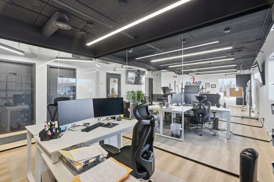 More Photos Of 8201 NE Hickory St, Minneapolis Truck Terminal For Sale