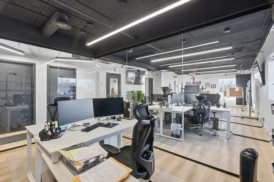 More Photos Of 8201 NE Hickory St, Minneapolis Truck Terminal For Sale