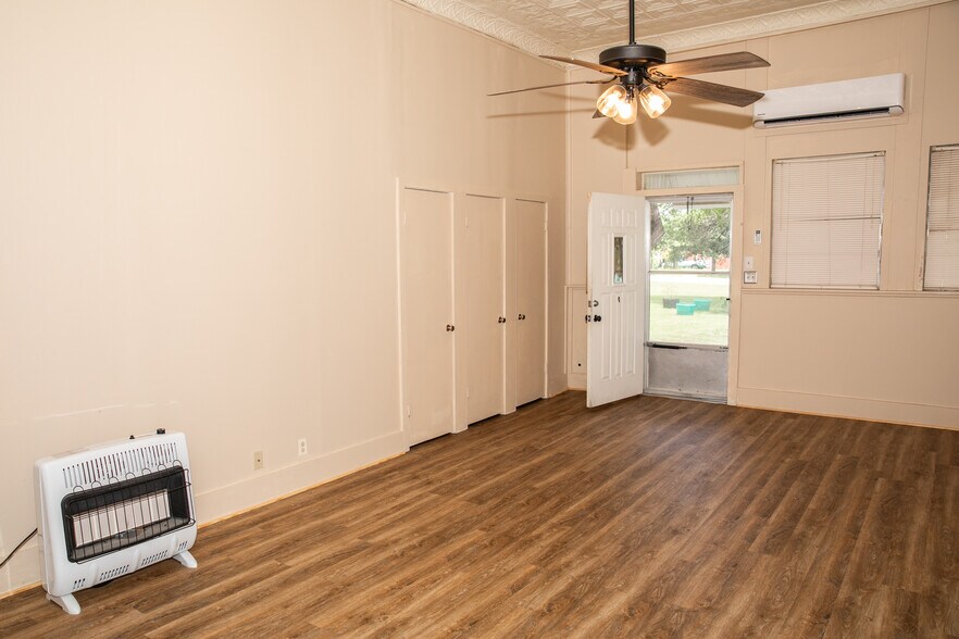 More Photos Of 515 Colorado, Burton Apartments For Sale