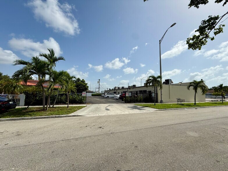 More Photos Of 1200-1240 E 4th Ave, Hialeah Storefront Retail Office For Lease