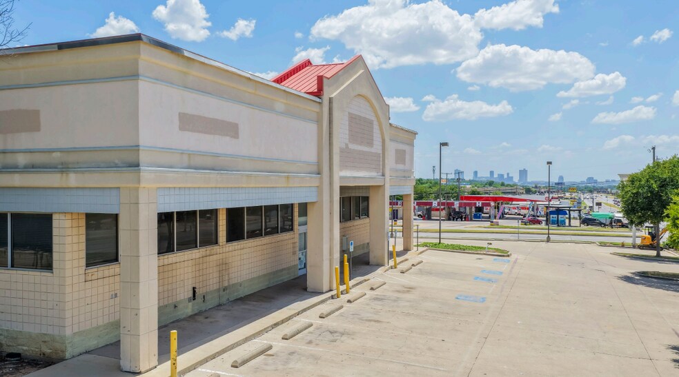 More Photos Of 2706 Jacksboro Hwy, Fort Worth Drugstore For Lease