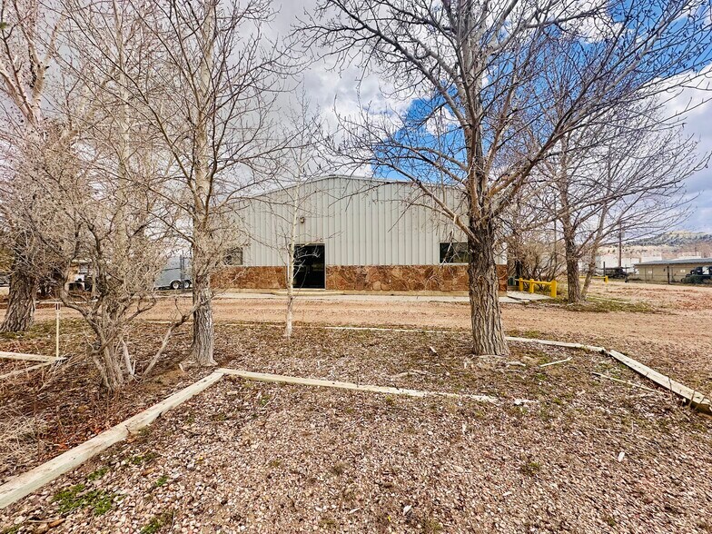 More Photos Of 333 Wildcat rd, La Barge Light Distribution For Sale