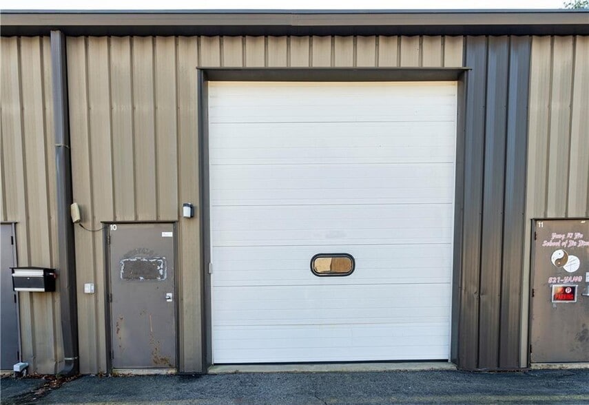 More Photos Of 1012 Tiogue Ave, Coventry Warehouse For Lease