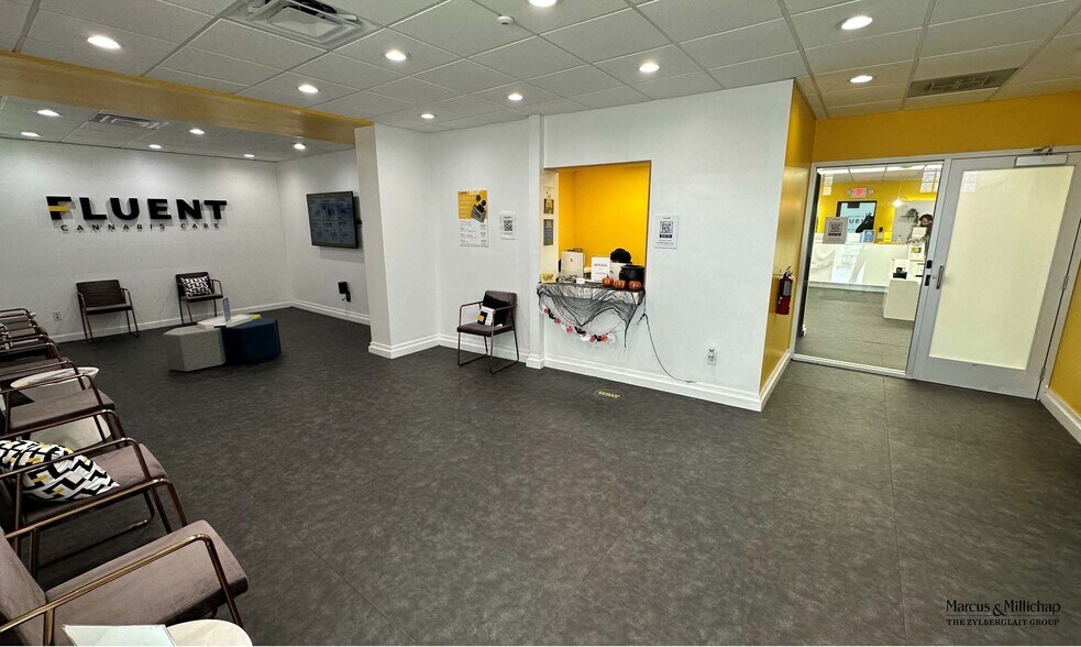 More Photos Of 175 NW 167th St, Miami Drugstore For Sale