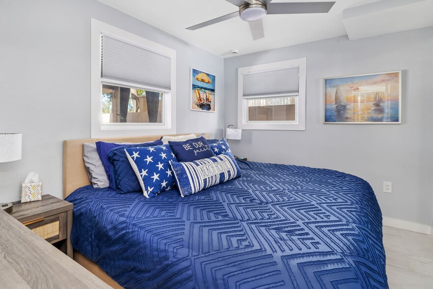 More Photos Of 9022 Midnight Pass Rd, Sarasota Apartments For Sale