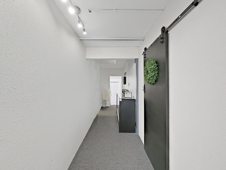 More Photos Of 1814 S Parsons Ave, Seffner Auto Dealership For Sale