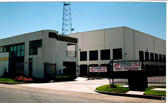 More Photos Of 1750 W Penhall Way, Anaheim Industrial For Sale