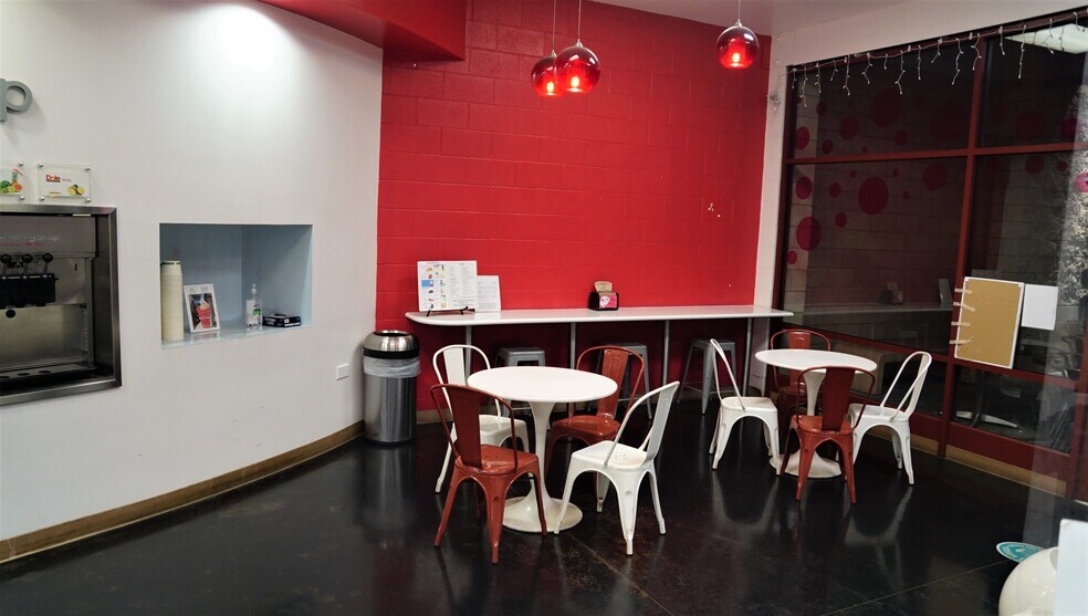 More Photos Of 1130-1150 Kuala St, Pearl City Restaurant For Lease