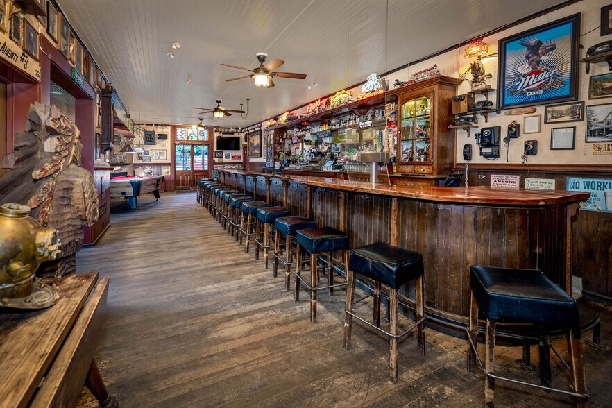 More Photos Of 15432 Washington Rd, Washington Storefront Retail Residential For Sale