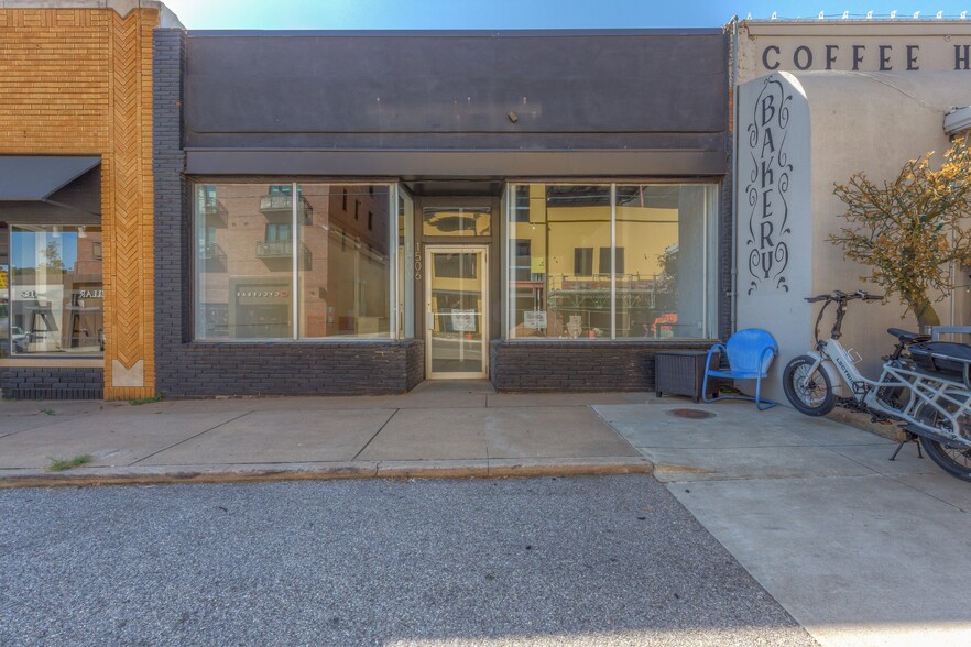 Primary Photo Of 1506 E 15th St, Tulsa Storefront For Lease