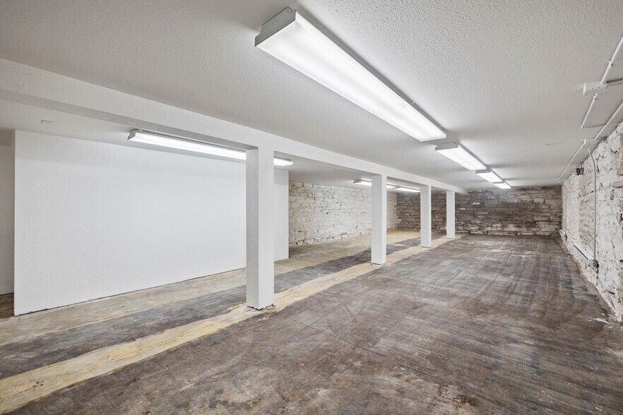 More Photos Of 133 W 4th St, Loveland Freestanding For Lease