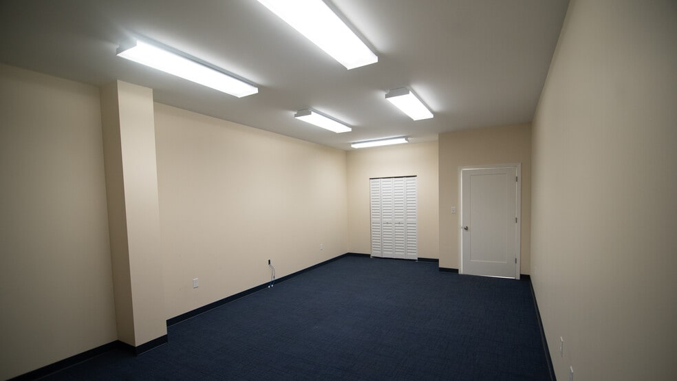 More Photos Of 250 Edwards Ave, New Castle Warehouse For Lease