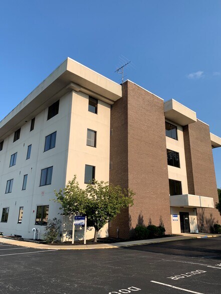 Primary Photo Of 425 N 21st St, Camp Hill Medical For Lease