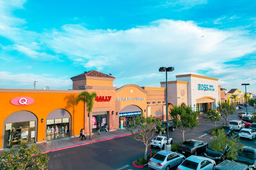 More Photos Of 7000-8000 Alameda St, Huntington Park Unknown For Lease