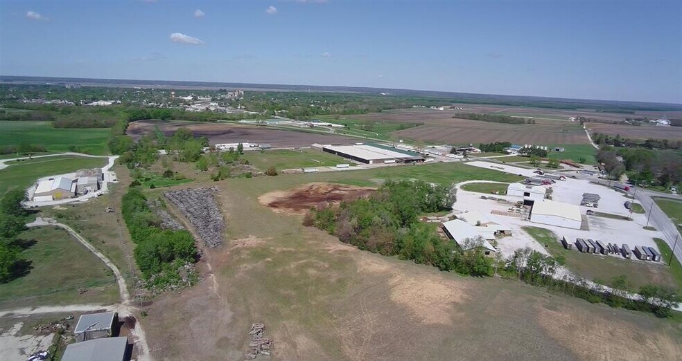More Photos Of 8727 Arenzville Rd, Beardstown Warehouse For Sale
