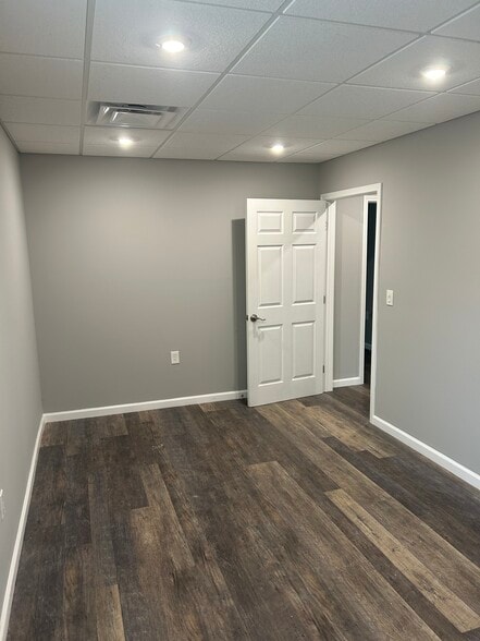 More Photos Of 615 Colonial Park Dr, Roswell Loft Creative Space For Lease