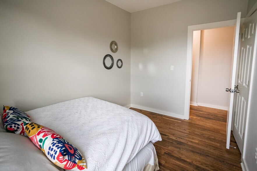 More Photos Of 7627 Poe St, Detroit Apartments For Sale