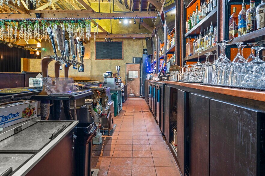 More Photos Of 419 E Main St, Ventura Restaurant For Lease