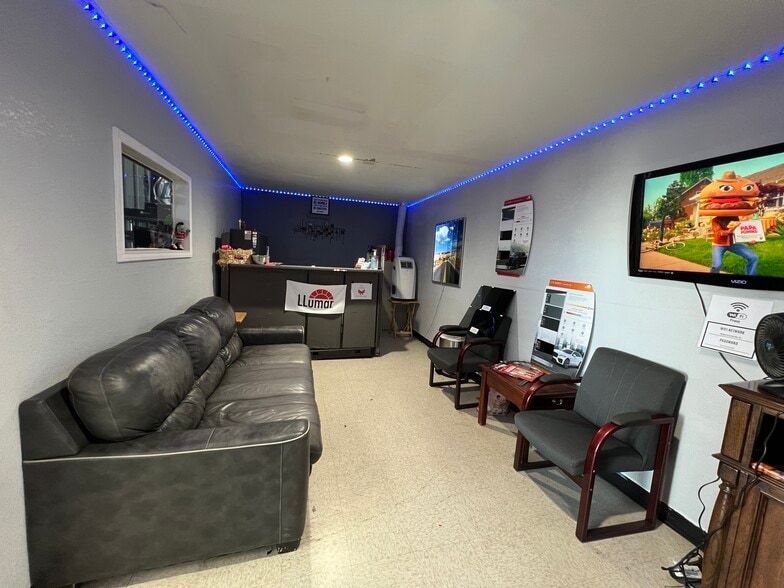 More Photos Of 2321 N Masch Branch Rd, Denton Warehouse For Lease