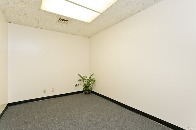 More Photos Of 438-444 Hobron Ln, Honolulu Office For Lease