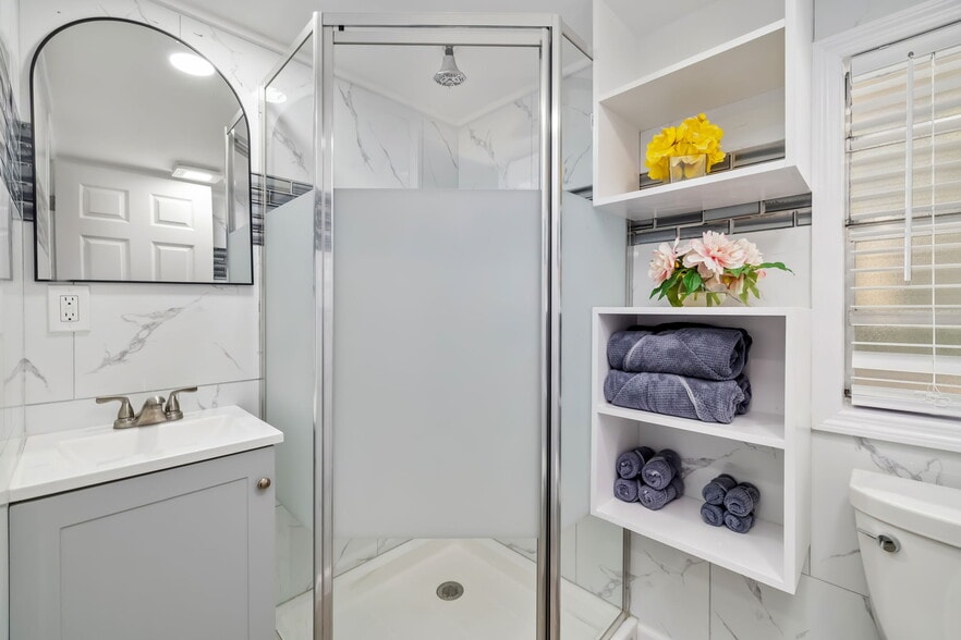 More Photos Of 9022 Midnight Pass Rd, Sarasota Apartments For Sale