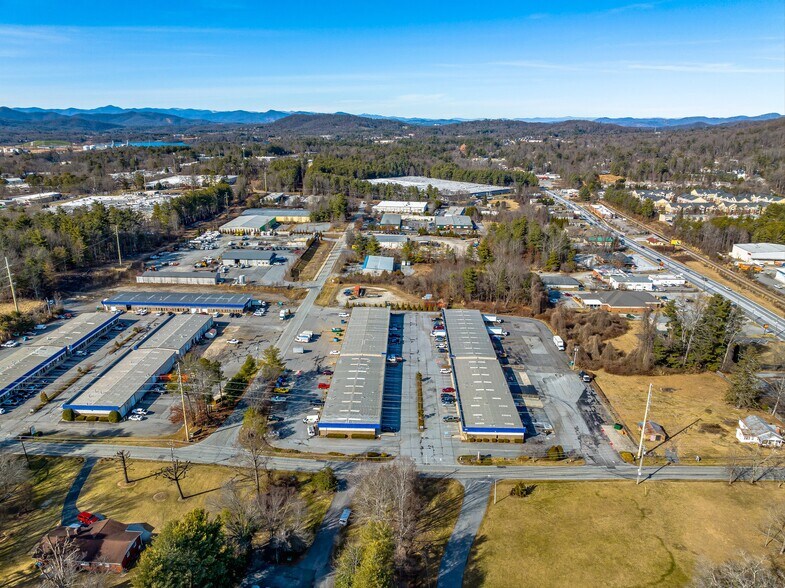 More Photos Of 44 Buck Shoals Rd, Arden Unknown For Lease