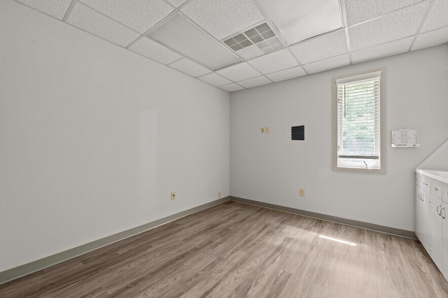 More Photos Of 2503 N Queen St, Kinston Medical For Sale