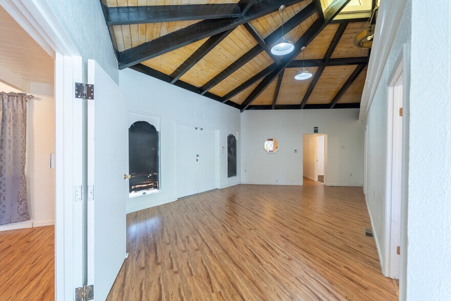 More Photos Of 1107 E Harding Way, Stockton Freestanding For Lease