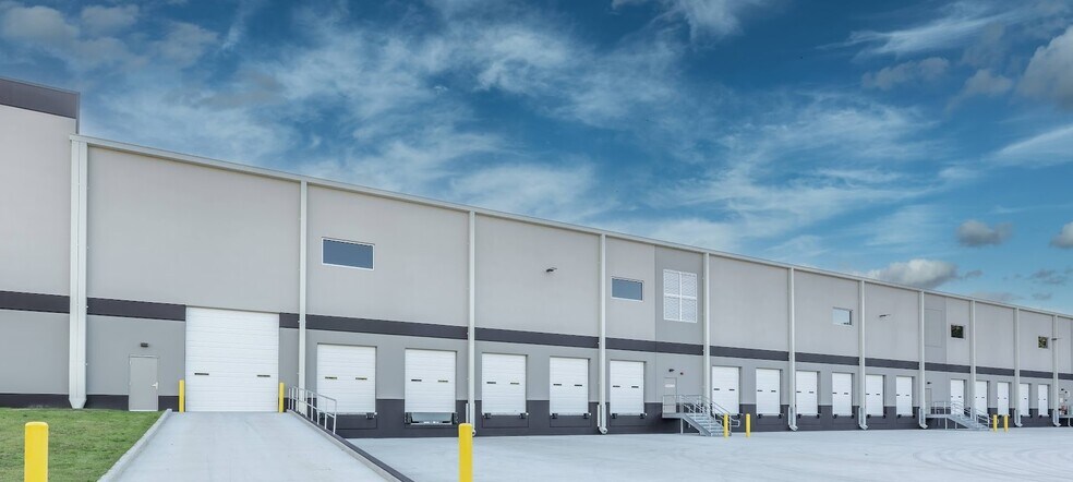 More Photos Of 5570 Atlanta Hwy, Alpharetta Unknown For Lease