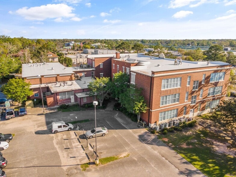 More Photos Of 1301 N Palafox St, Pensacola Office For Lease