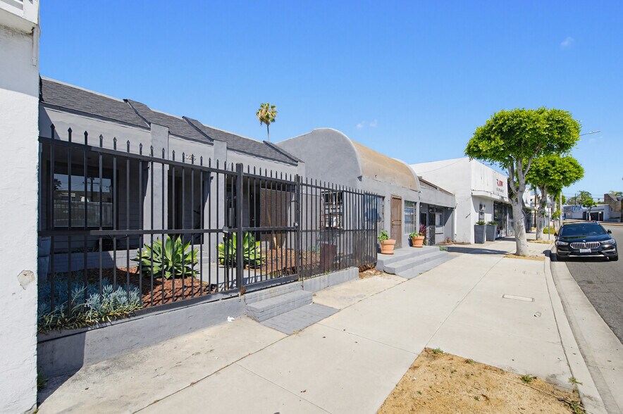 More Photos Of 1029-1033 N La Brea Ave, Inglewood Storefront For Sale