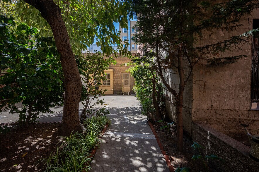 More Photos Of 1073 Bush St, San Francisco Apartments For Sale