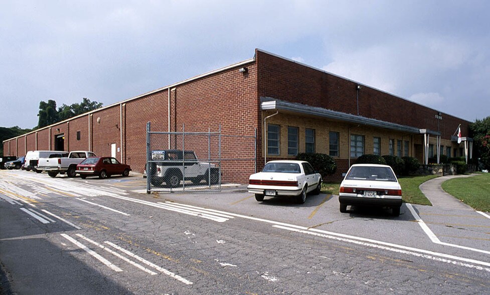 More Photos Of 1396 Chattahoochee Ave NW, Atlanta Warehouse For Lease