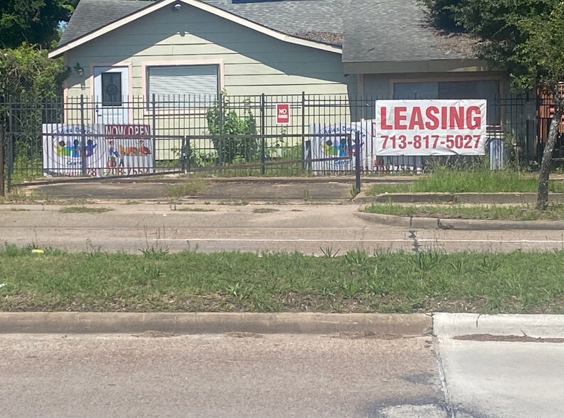 More Photos Of 9317 Homestead Rd, Houston Specialty For Lease