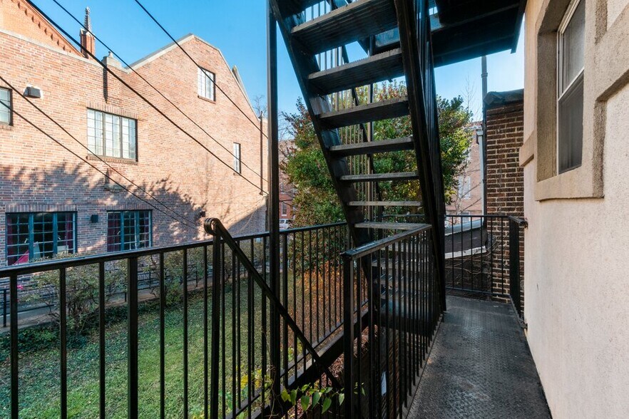 More Photos Of 1133 Light St, Baltimore Storefront Retail Office For Sale