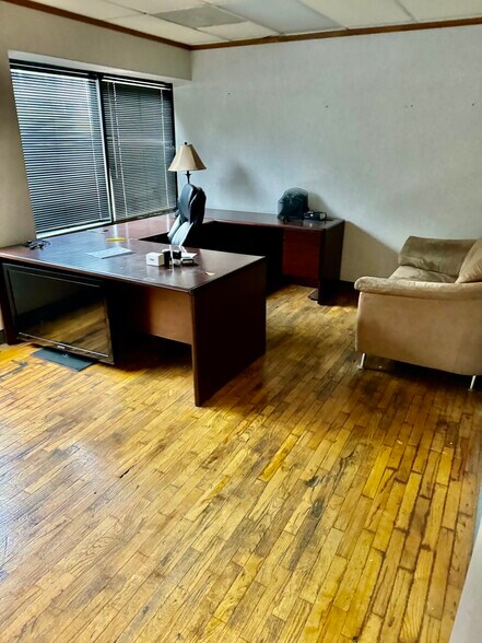 More Photos Of 1701 Southwest Blvd, Kansas City Storefront Retail Office For Lease