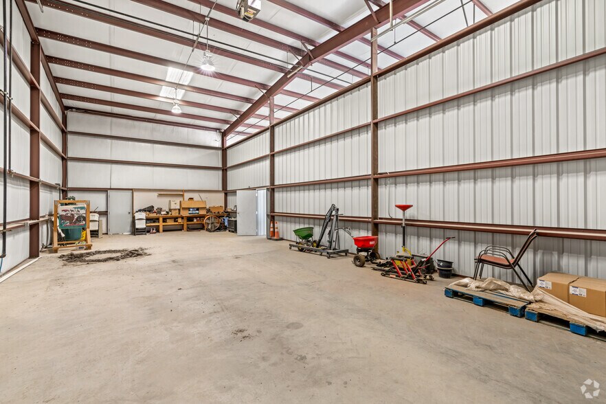 More Photos Of 7910 Interstate 20, Midland Service For Lease