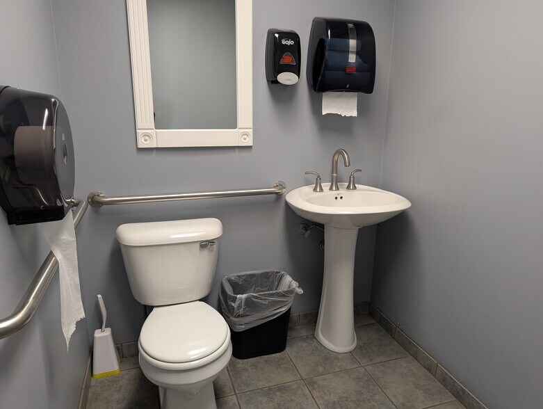 More Photos Of 400 Blackburn St, Ripon Specialty For Sale