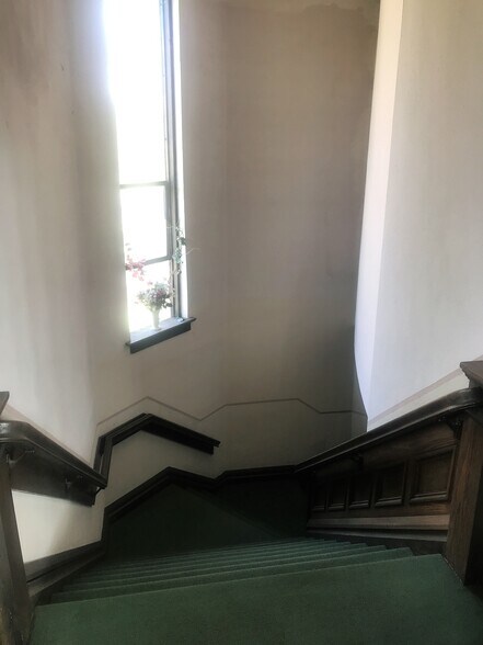 More Photos Of 329 E Moody Ave, New Castle Religious Facility For Sale