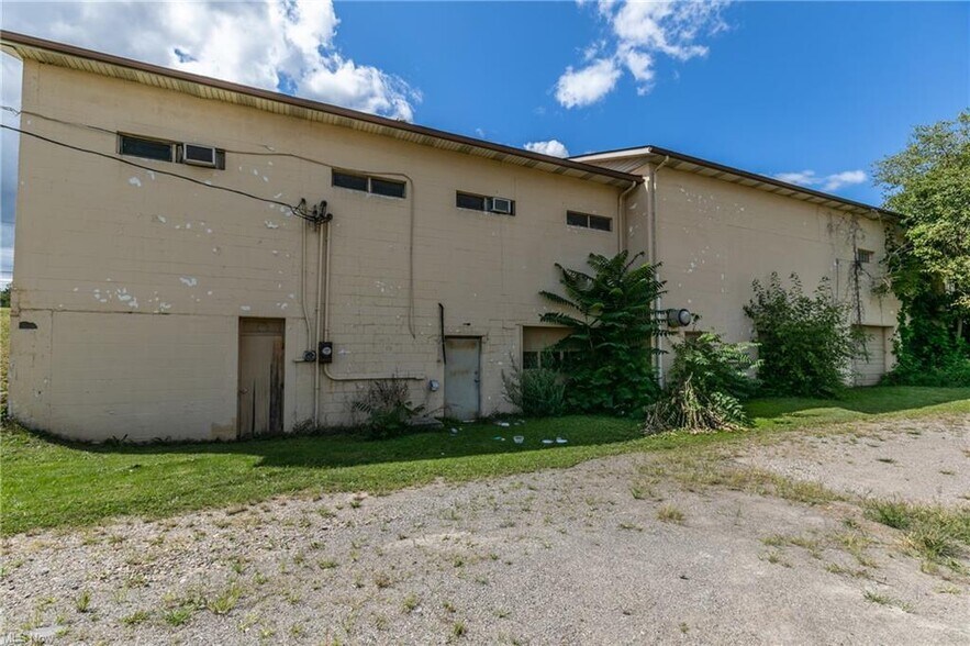 More Photos Of 899 S Canton Rd, Akron Light Distribution For Sale