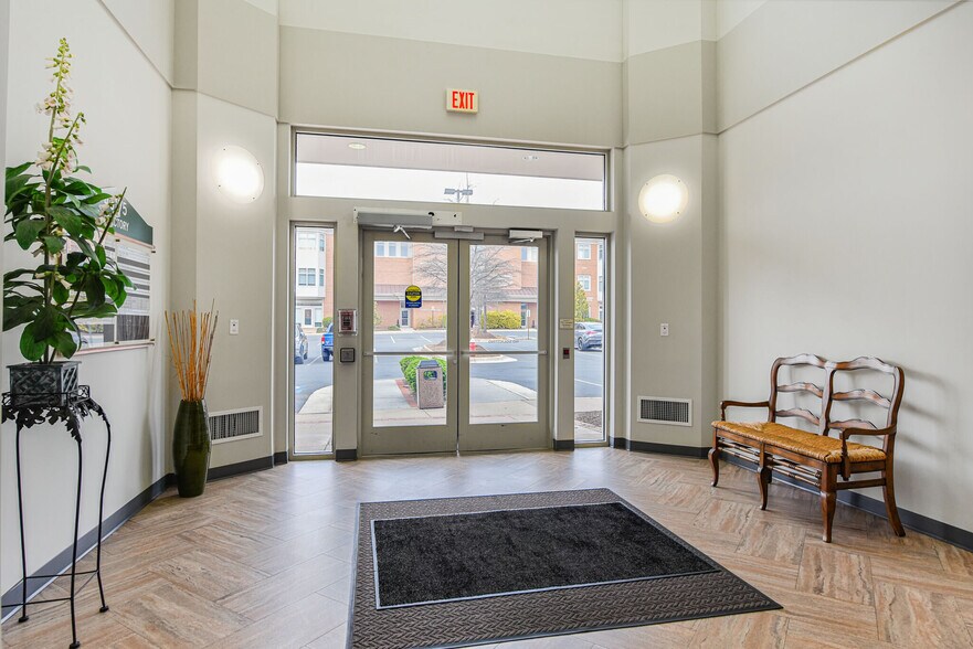 More Photos Of 46175 Westlake Dr, Sterling Medical For Lease