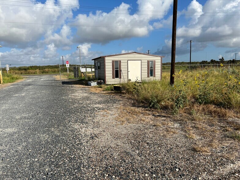 More Photos Of 1603 N State Highway 35, Aransas Pass Chemical Oil Refinery For Sale