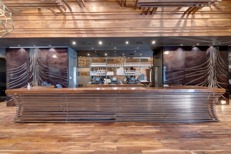 More Photos Of 1650 Schrader Blvd, Los Angeles Restaurant For Lease