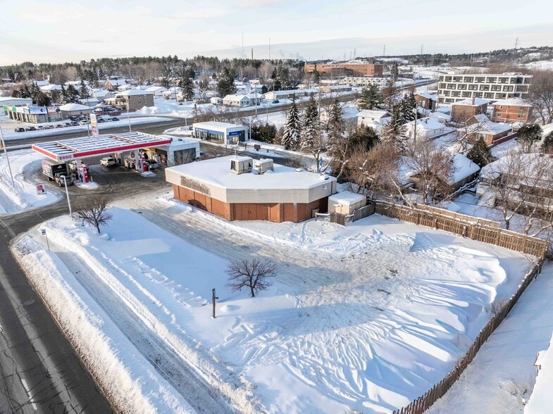 Primary Photo Of 1181 Notre Dame Av, Sudbury Restaurant For Lease