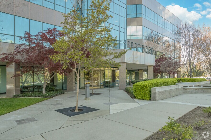 More Photos Of 2882 Prospect Park Dr, Rancho Cordova Office For Lease
